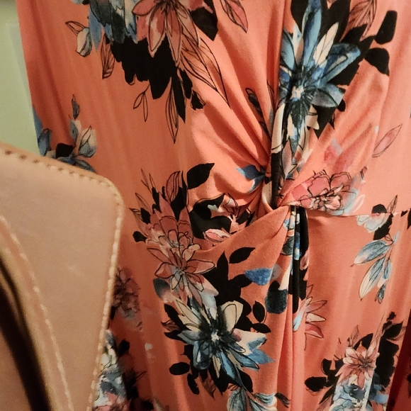 Dress - Picture 2 of 3